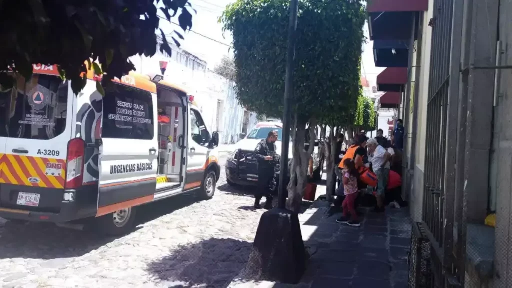 Una mujer da a luz en calles del barrio de Analco de Puebla capital.