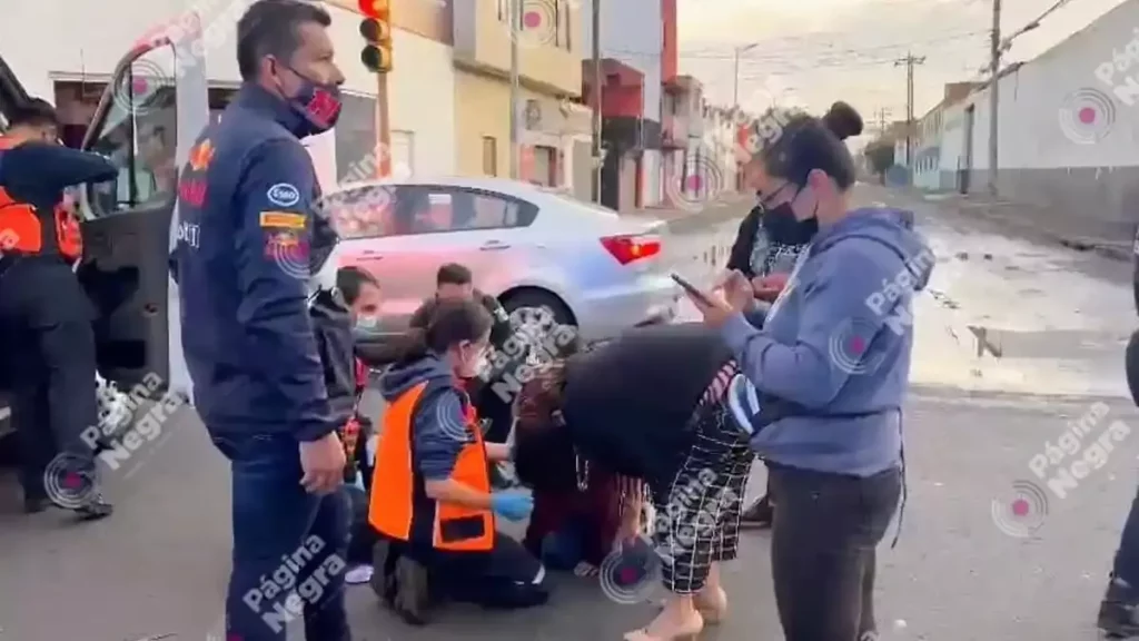 Estudiante de secundaria es atropellada en el barrio de Santiago.