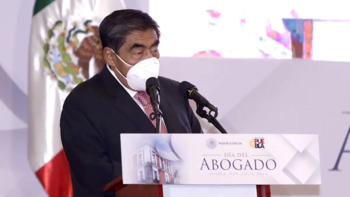 Morenistas que atacaron a diputados locales son pequeñitos y marginales: Barbosa.