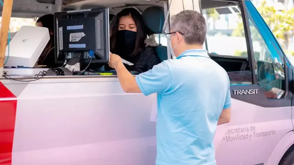 Tramita tu licencia de conducir en las unidades móviles de la SMT en Puebla
