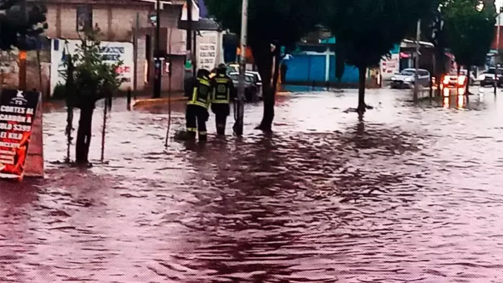 Lluvias en Puebla y Amozoc dejan varias colonias bajo el agua.