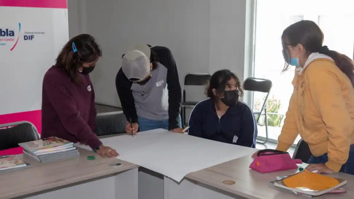 Ayuntamiento de Puebla y Gobierno del Estado a través de la SESIPINNA imparten taller de concientización sobre embarazos a temprana edad