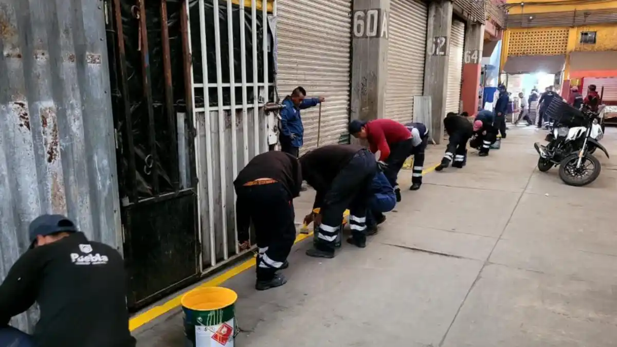 Ayuntamiento de Puebla realiza labores de mantenimiento en la Central de Abasto