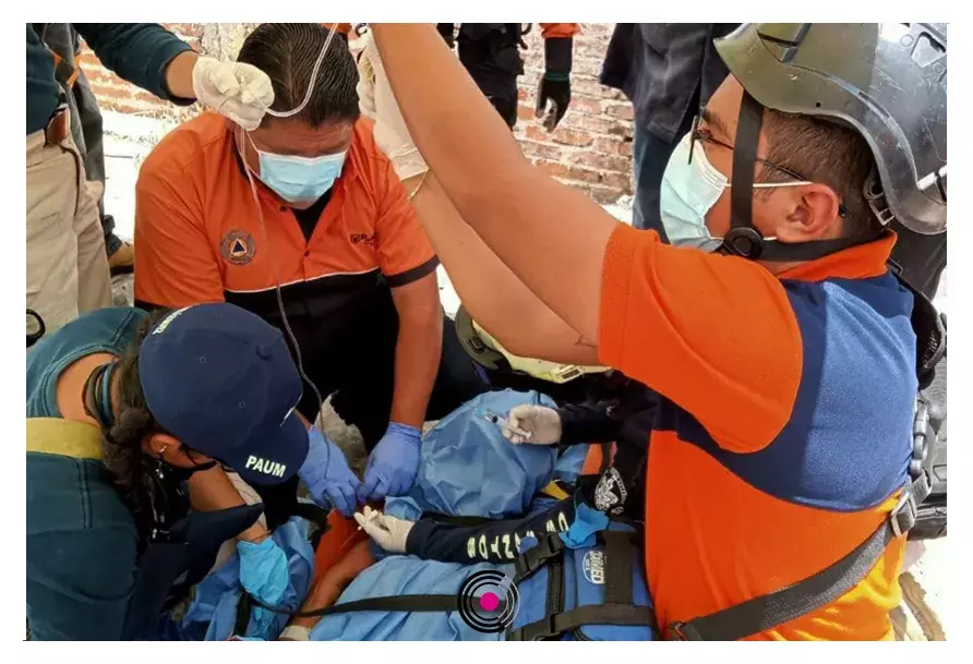 Queda herido de gravedad tras descarga eléctrica en la Jesús García.