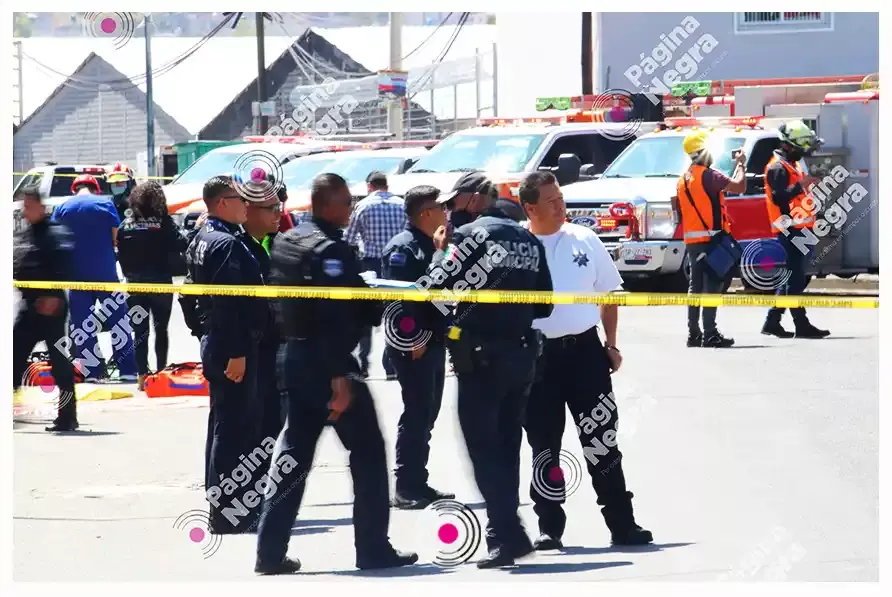Un muerto y 14 heridos, deja explosión en fábrica de Totimehuacan.