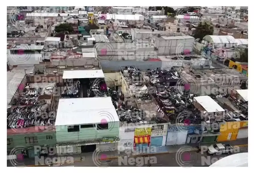 FOTOS: Así se ven los laberintos de autopartes robadas en la 46 Poniente 