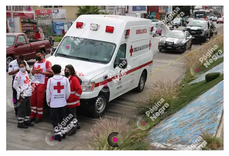 Indigente muere horas después de ser atropellado en Plazas Amalucan.