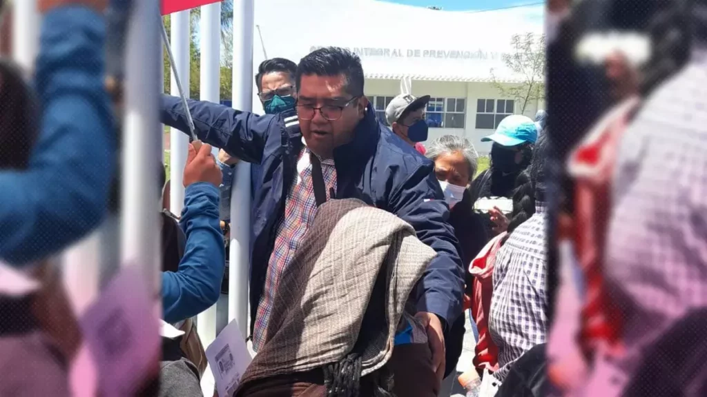 Captan a Jorge Mota acarreando a morenistas en ciudad de Puebla