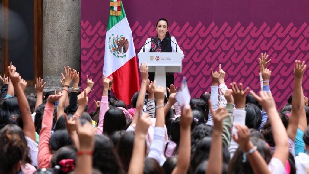 Las mujeres podemos llegar a donde sea, al espacio, a ser doctora, jefa de gobierno o presidenta de la república: Claudia Sheinbaum