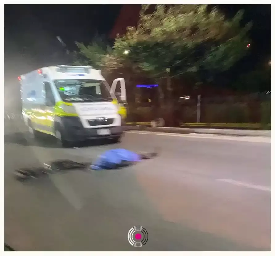Intenta cruzar el Periférico de Puebla y lo embiste un automóvil.