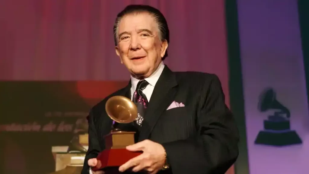 Roberto Cantoral: El Caballero del Bolero y orgullo de México