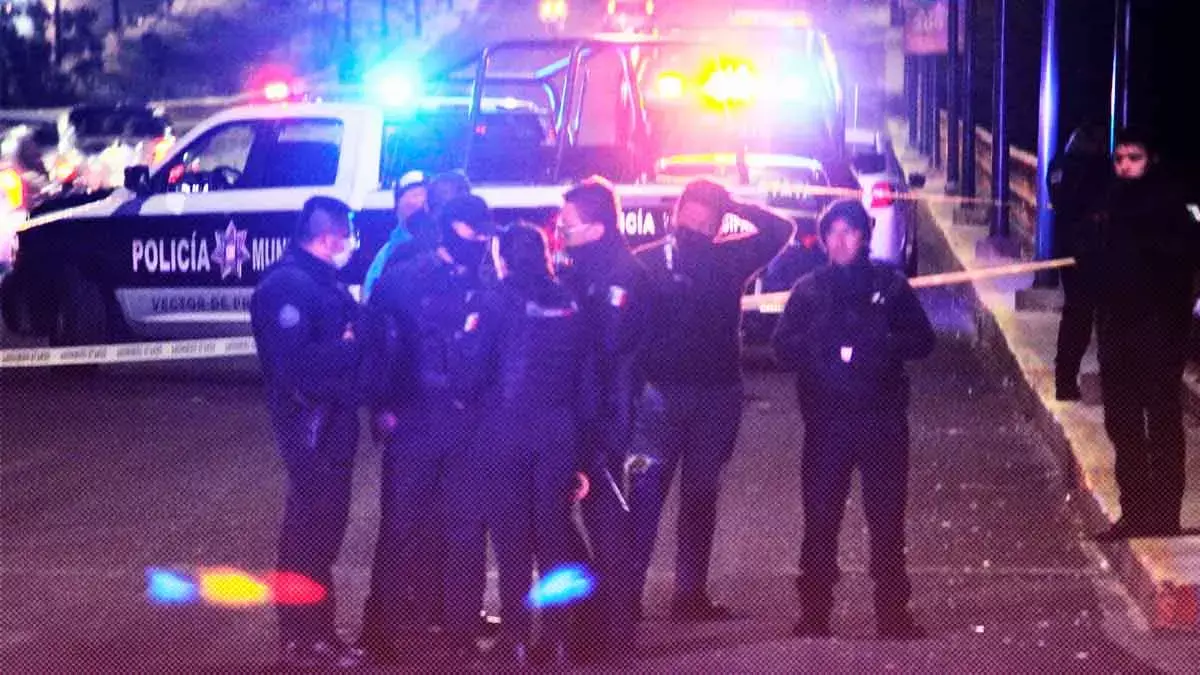 Vecinos golpean a asaltante en San Francisco Totimehuacan.