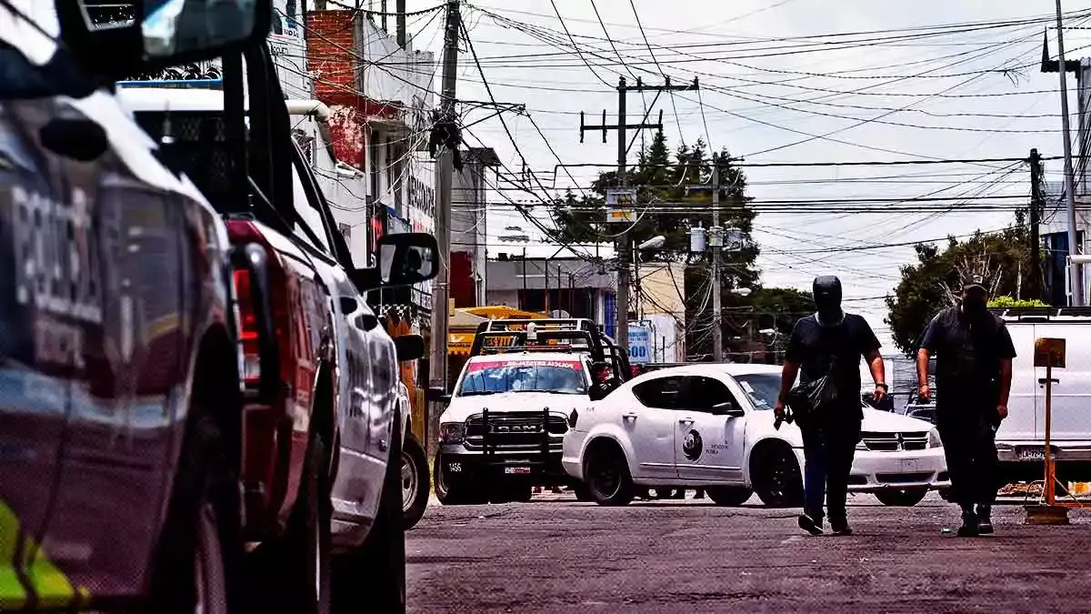 Fiscalía de Puebla volvió a La 46 Poniente con treinta órdenes de cateo