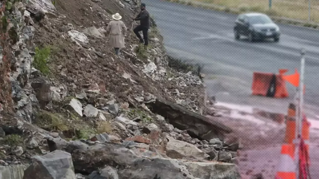 Lluvias del fin de semana en Puebla dejaron desgajamientos en caminos y puentes
