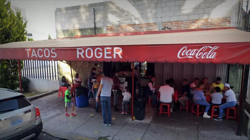 Le roban 200 mil pesos de la nómina en la fila de los Tacos Roger.