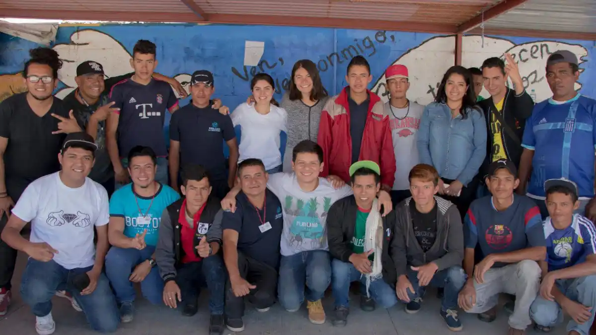Egresados UDLAP recorren festivales con documental sobre el difícil camino que recorren los migrantes