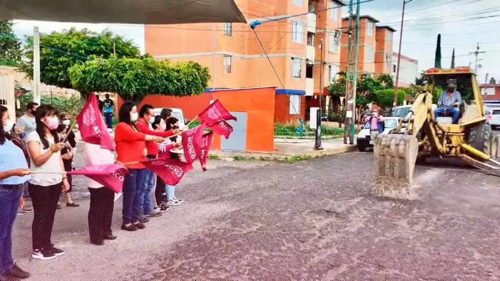 Ariadna Ayala atiende obra pública con más de 40 años de rezago en Atlixco