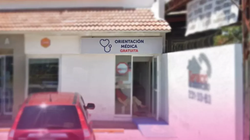 Gobierno de Puebla respalda presencia de consultorios médicos en farmacias de la entidad