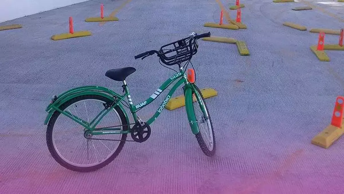 La BUAP invita a su curso para aprender a andar en bicicleta.