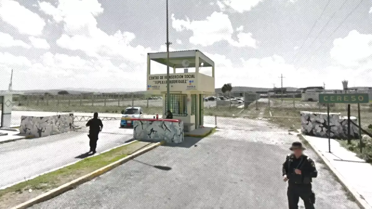 Internos y custodios asesinaron al reo en el penal de Tepexi.