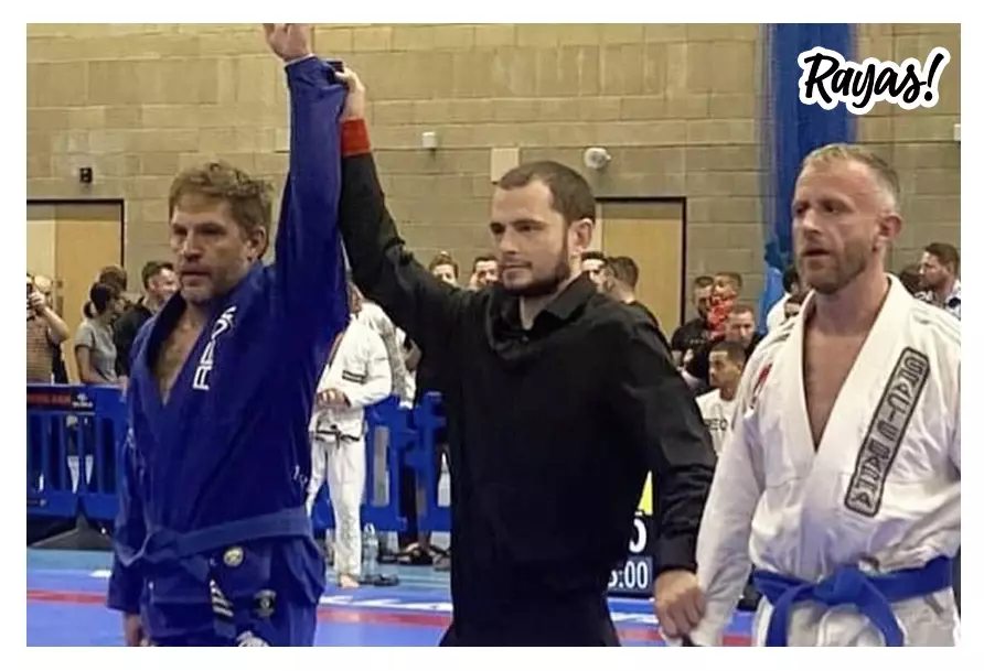 Tom Hardy ganando en el torneo