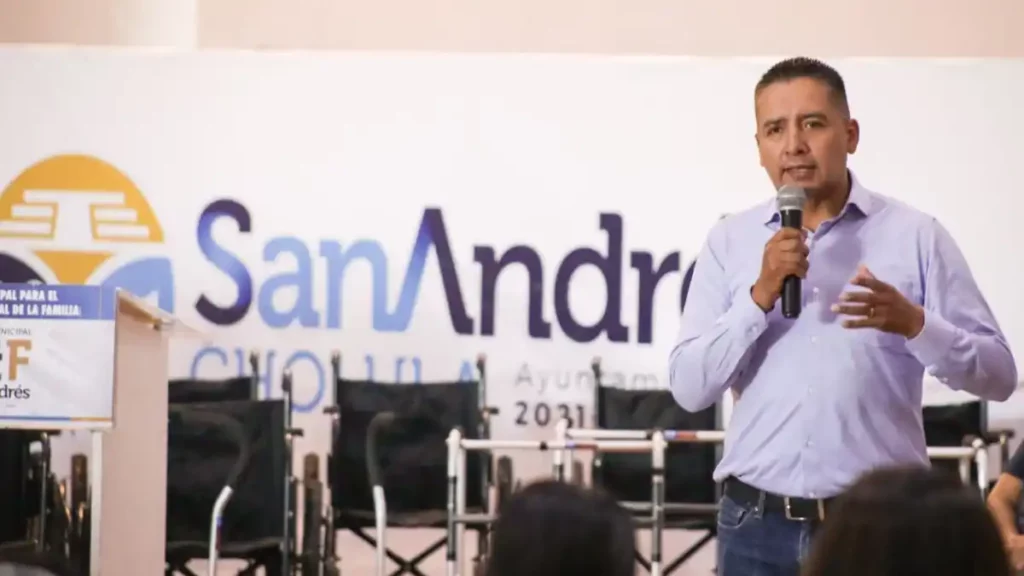 Mundo Tlatehui y Lupita Cuautle encabezan la entrega de aparatos ortopédicos