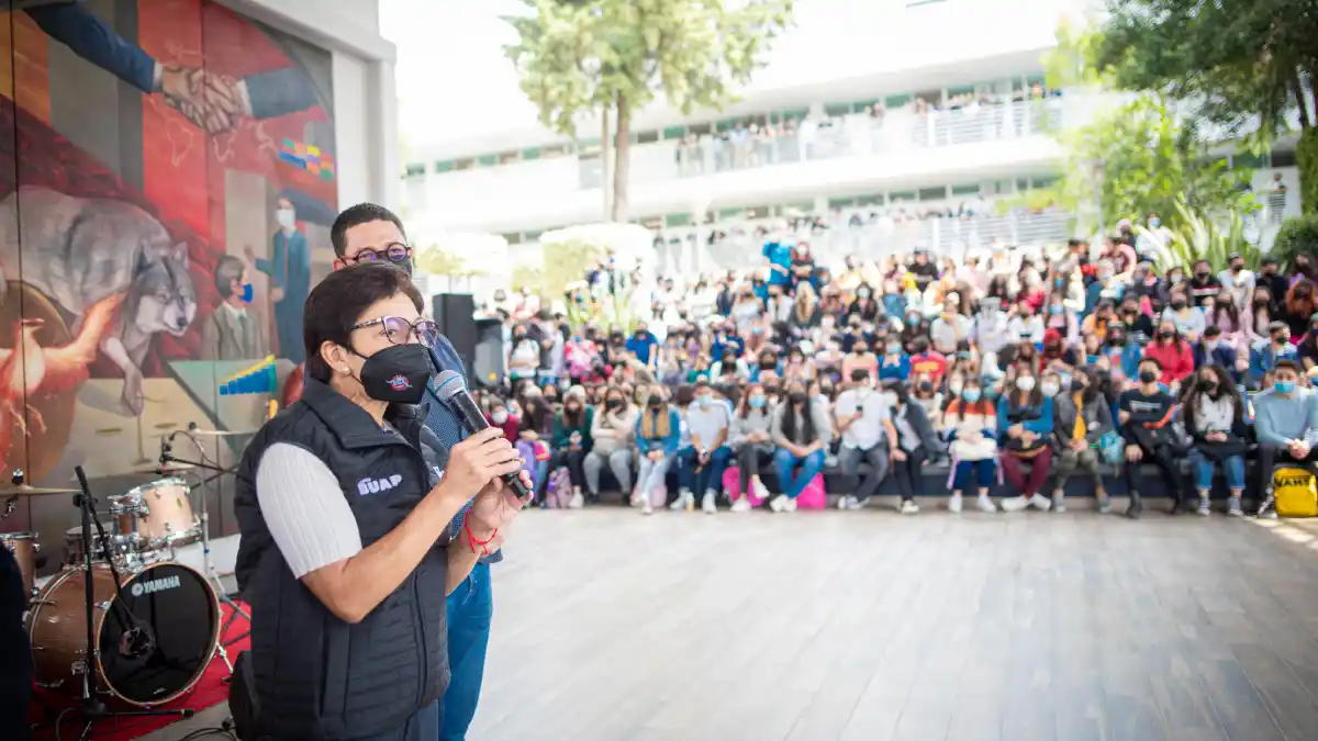 Radio BUAP, una ventana hacia la comunidad universitaria: Rectora Lilia Cedillo