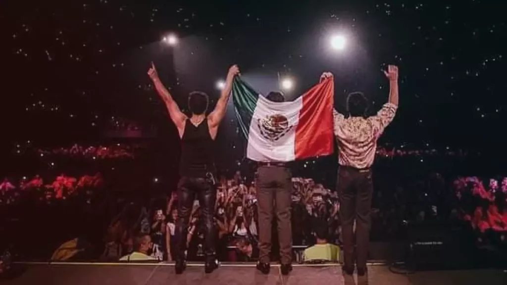 Se desmayan fans de los Jonas Brothers en concierto de la CdMx.