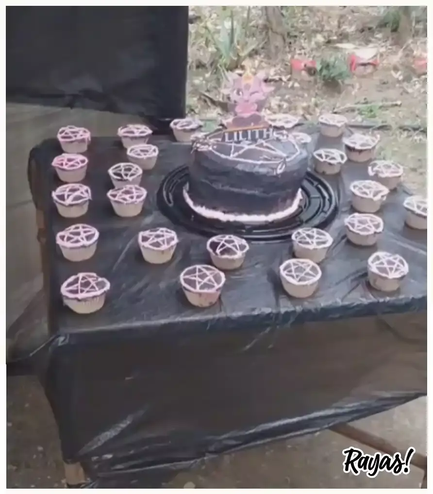 La fiesta de la bebé con temática satánica