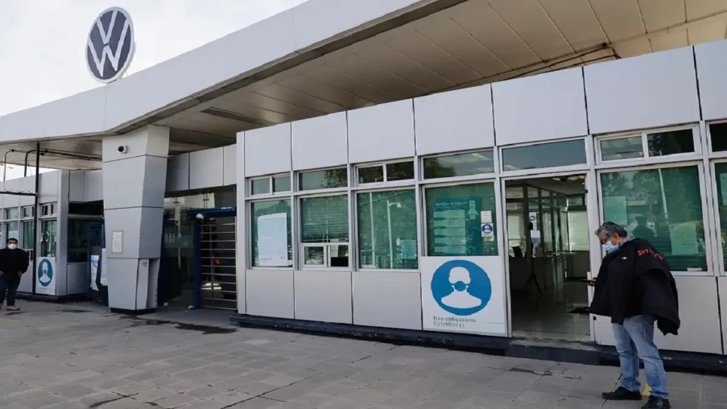 Conflicto sindical de Volkswagen no afecta las inversiones en Puebla: Economía