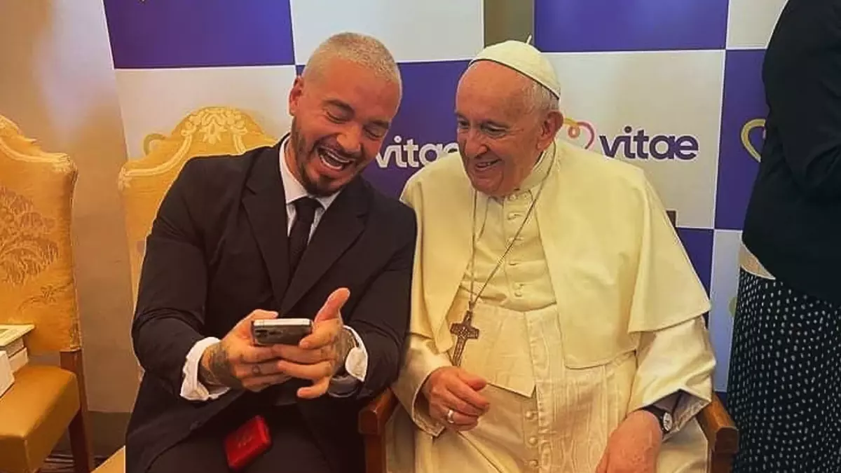 El colombiano J Balvin dijo que al papa Francisco le gusta el reguetón