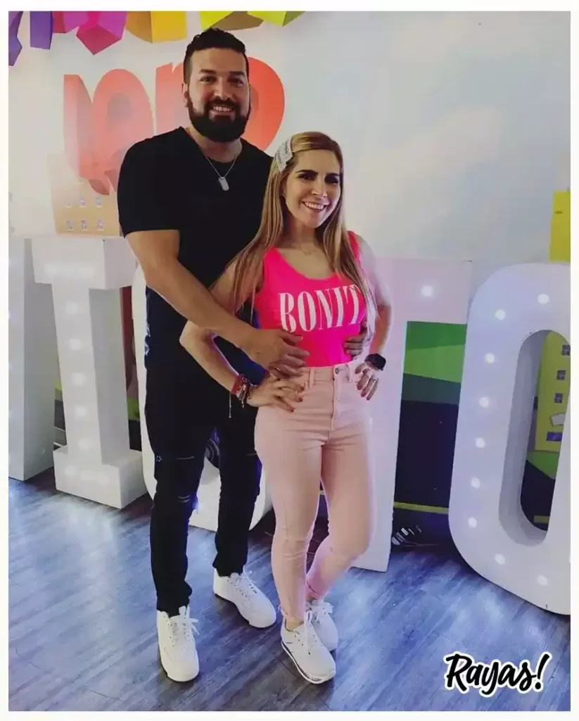 Hijo de Karla Luna se lanza vs Panini y Américo Garza