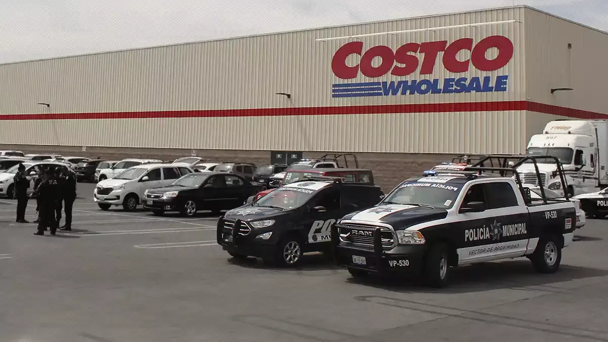Detienen a ladrón: Se llevaba productos sin pagar de Costco en Puebla.