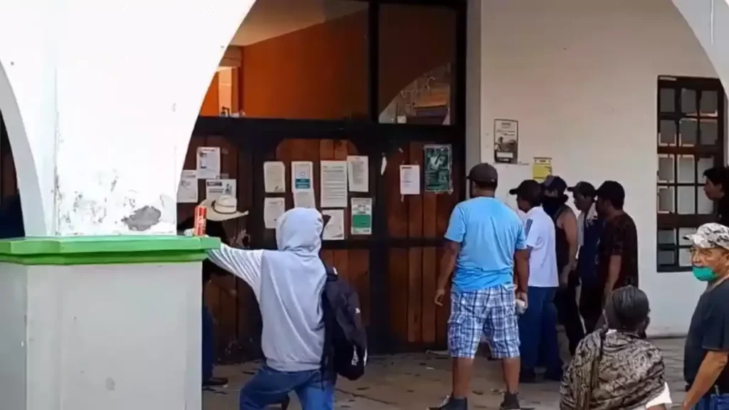 Se manifiestan en Chiautla por muerte de un joven a manos de policías.