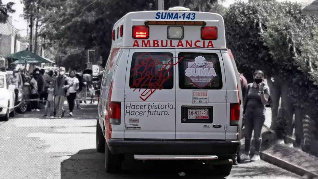 Con lesiones, termina mujer atropellada por una ruta 35 en Puebla.