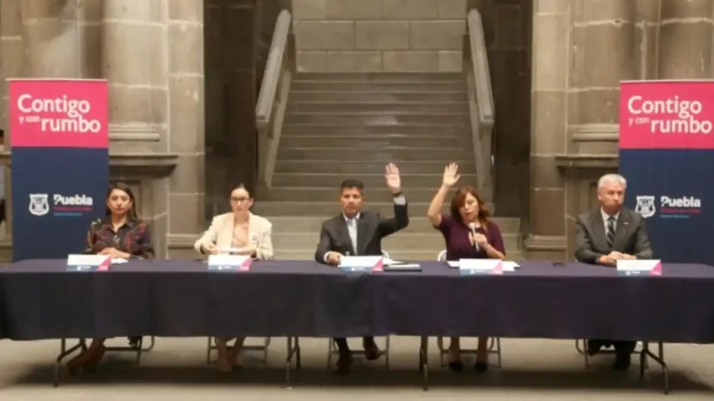 Eduardo Rivera Pérez instala el comité "Puebla Ciudad de Aprendizaje"