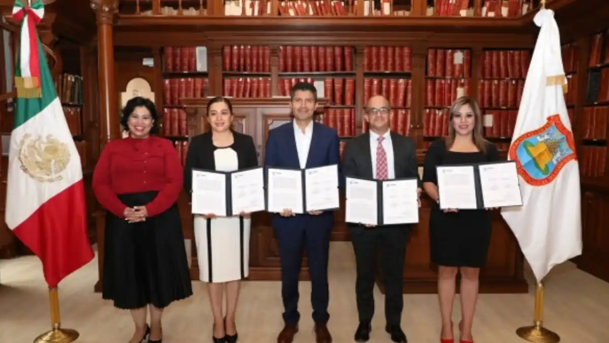 Ayuntamiento de Puebla e ITAIPUE firman convenio para reforzar la transparencia, el acceso a la información y protección de datos