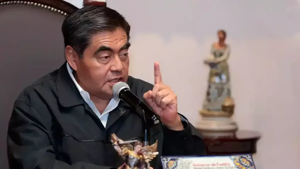 Barbosa llama a ayuntamientos a evitar extorsiones por horarios de cierre durante fiestas patrias