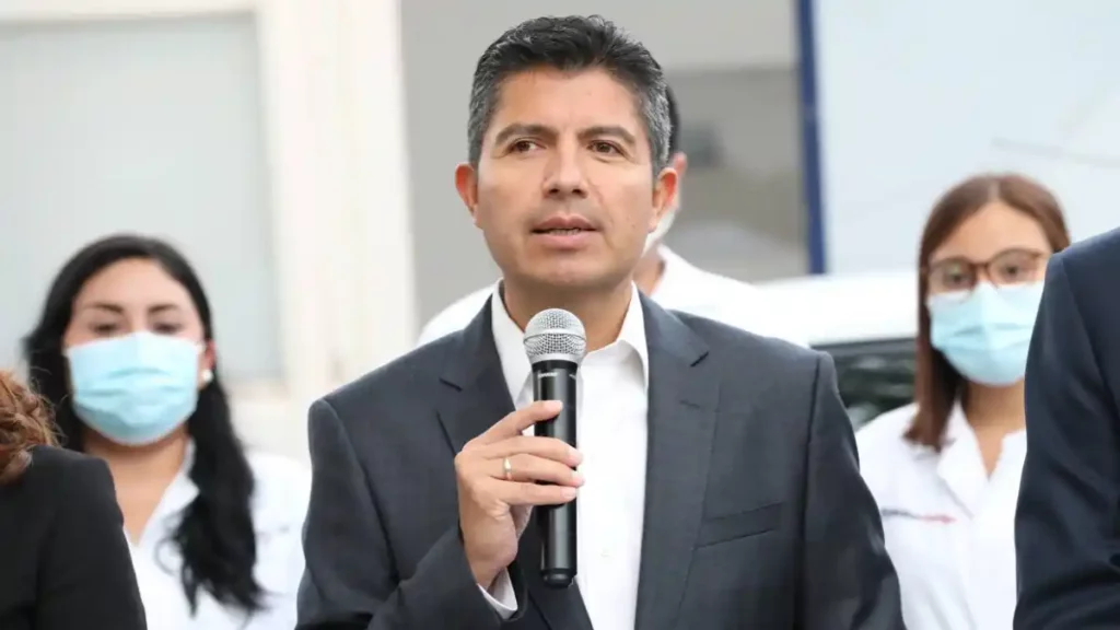 Club de empresarios dona vehículo al SMDIF de Puebla en apoyo al programa Médico Contigo