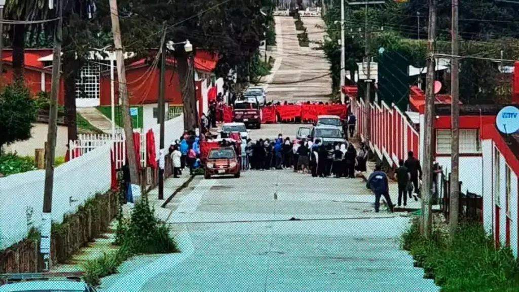 Teteles, 97 años siendo cuna de normalistas: estos escándalos las persiguen