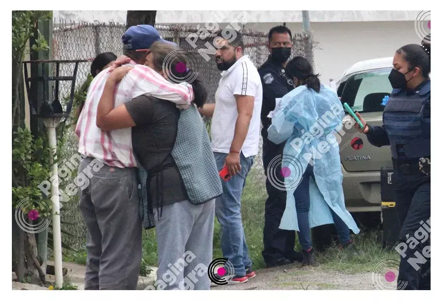 Después de recibir la descarga eléctrica, el hombre quedó inconsciente.