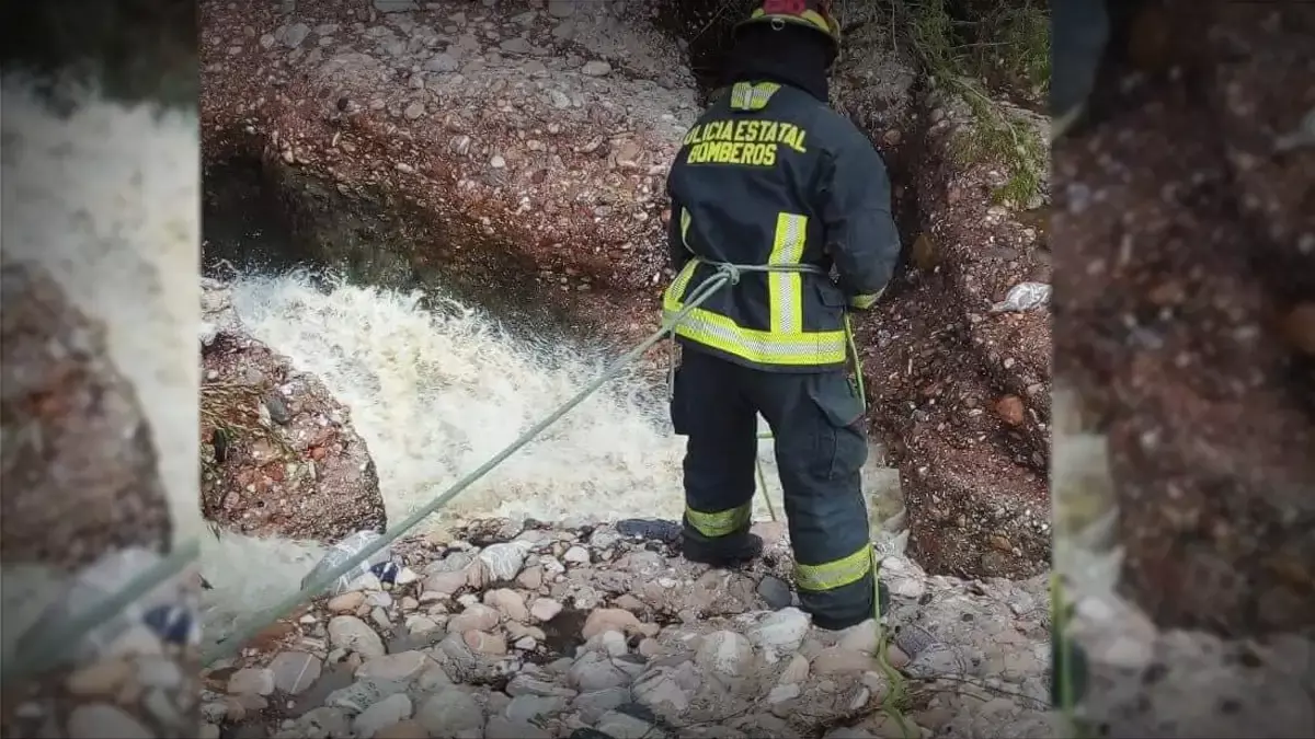 Pastorcito resbaló y cayó a un arroyo en Cuautinchán; está desaparecido.