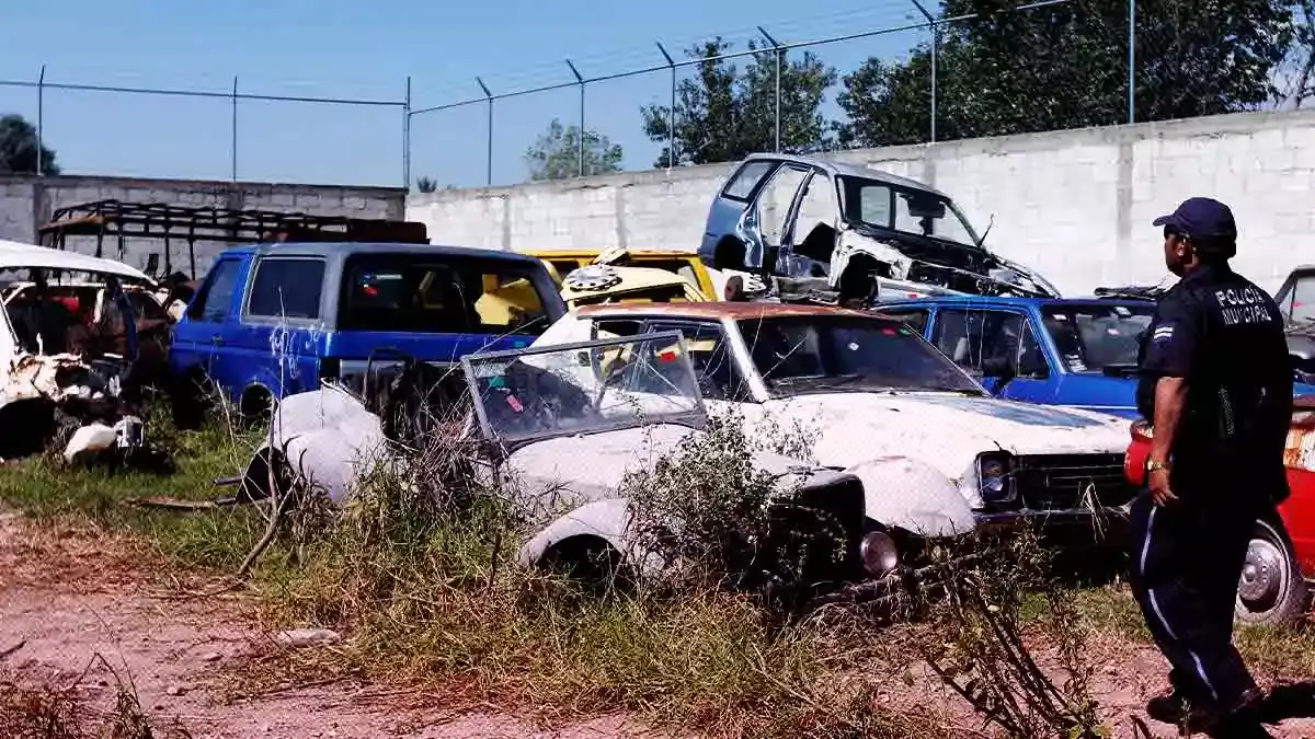 Van mil 500 vehículos destruidos del corralón municipal de Puebla.