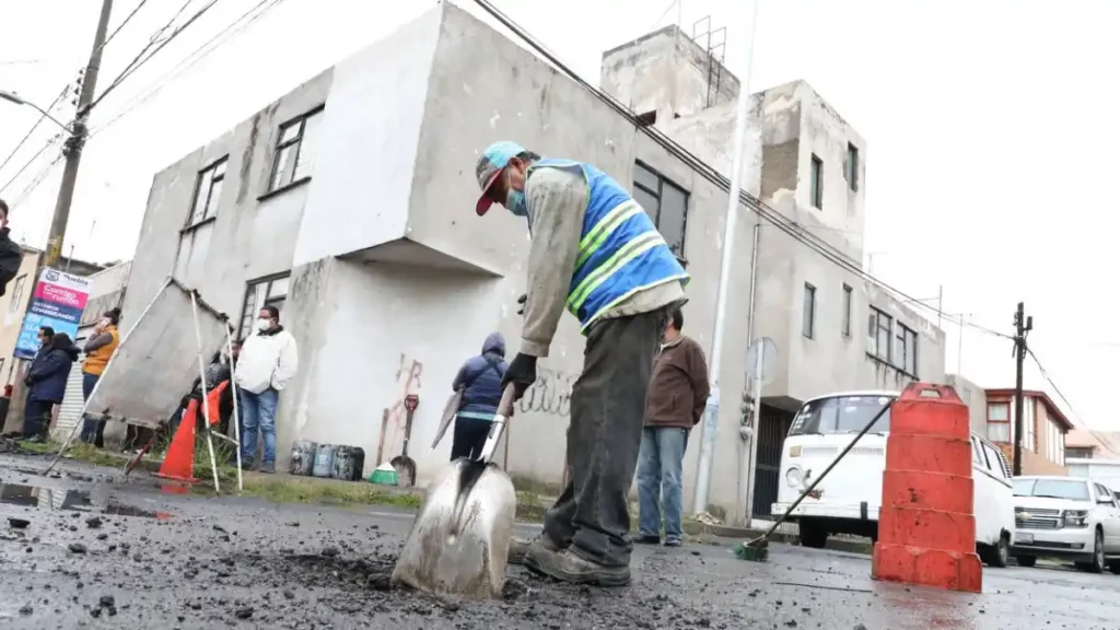 Ayuntamiento de Puebla amplía trabajos de bacheo con 14 millones extra de inversión