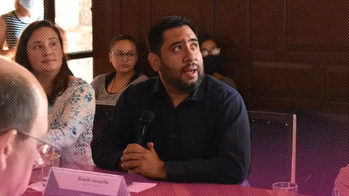 Larracilla deja la dirección de Mercados de Puebla entre acusaciones por cobros de piso