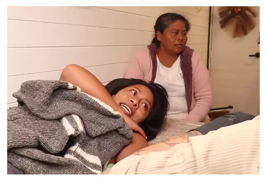 La mamá de Yalitza Aparicio estuvo con ella durante su primer tatuaje