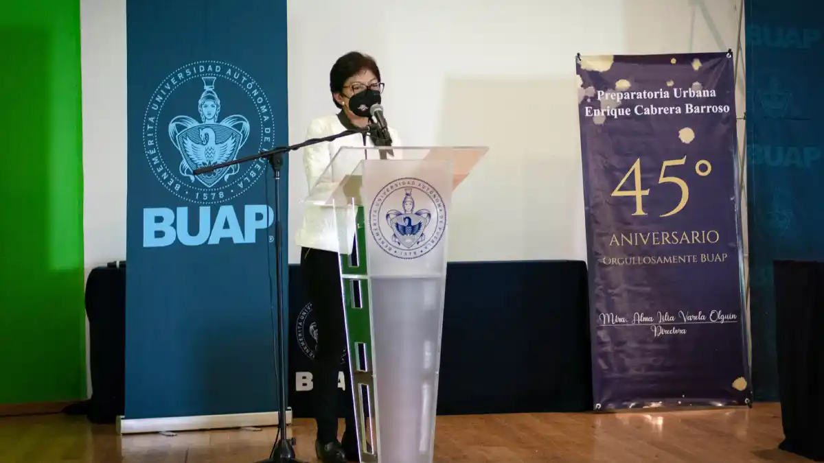 La Preparatoria Urbana Enrique Cabrera Barroso conmemora su 45 aniversario