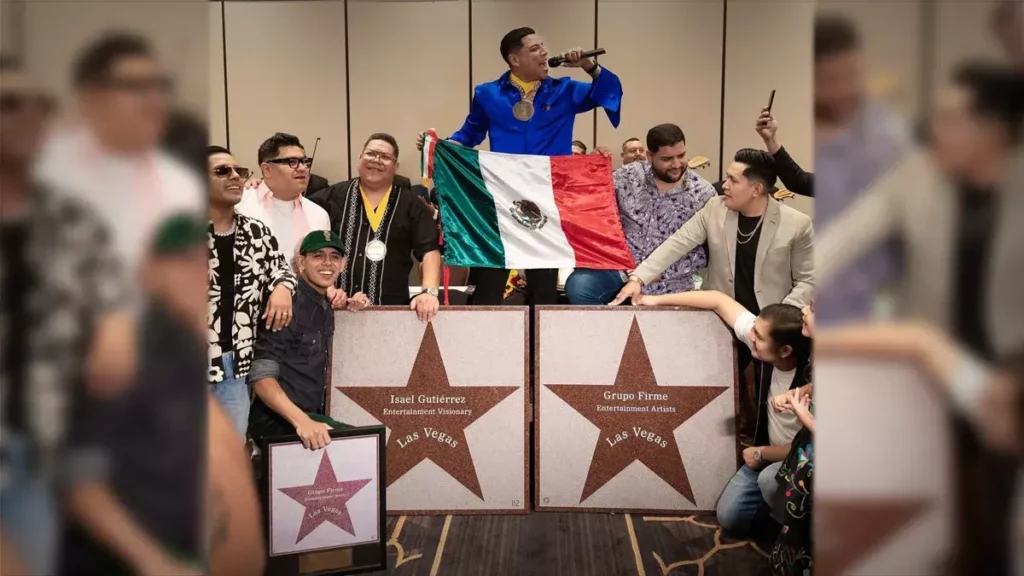 Grupo firme presume que ya tiene estrella en el Paseo de las Estrellas