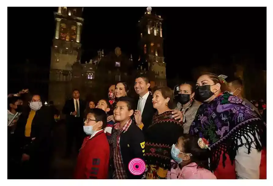 15 de septiembre postpandemia: poblanos abarrotaron el Centro Histórico para dar el Grito