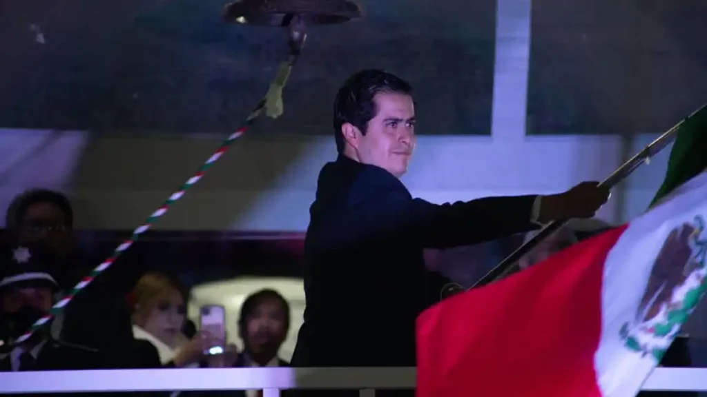 Con verbena popular, espectáculo piromusical y baile; celebran Día de la Independencia en Chignahuapan.